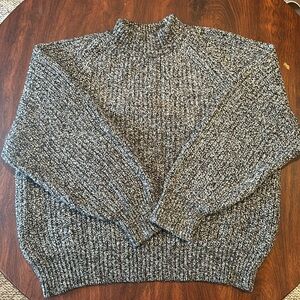 Universal thread sweater